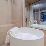Hybrid Icon Gallery Гостевой дом 4*