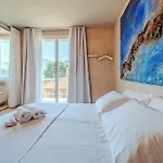 Hybrid Icon Gallery Гостевой дом 4*