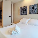Hybrid Icon Gallery 4*